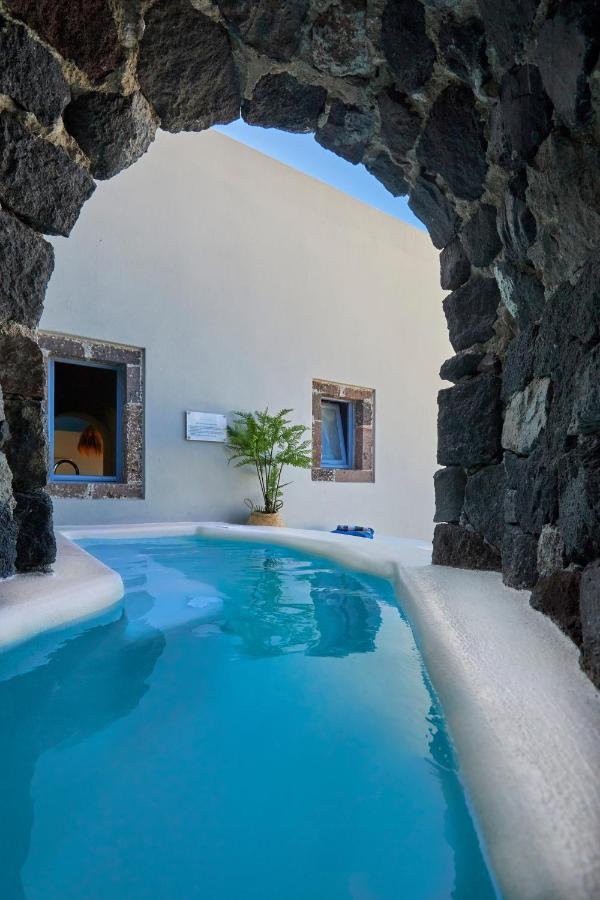 Luna Santorini Suites Пиргос Экстерьер фото