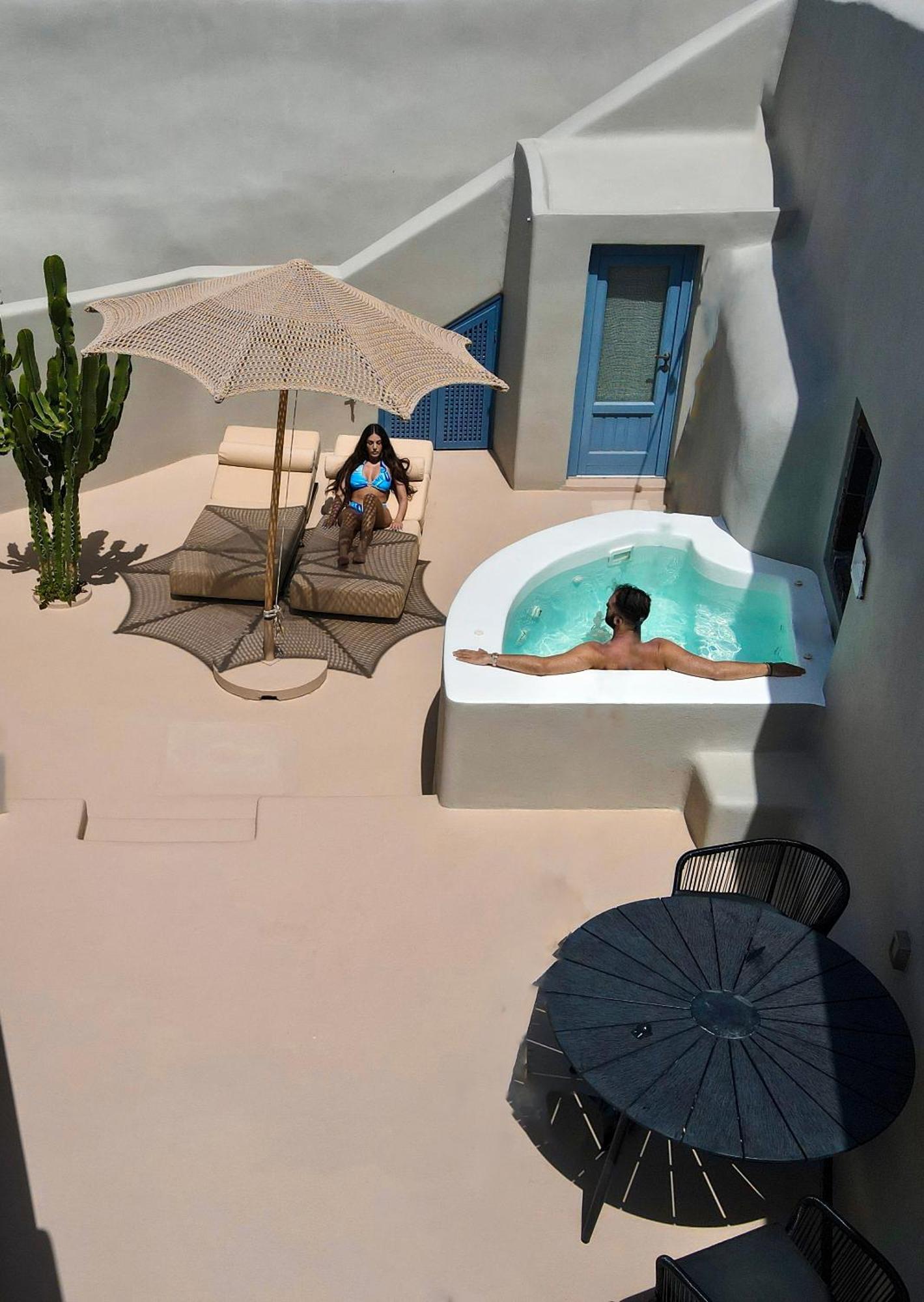 Luna Santorini Suites Пиргос Экстерьер фото